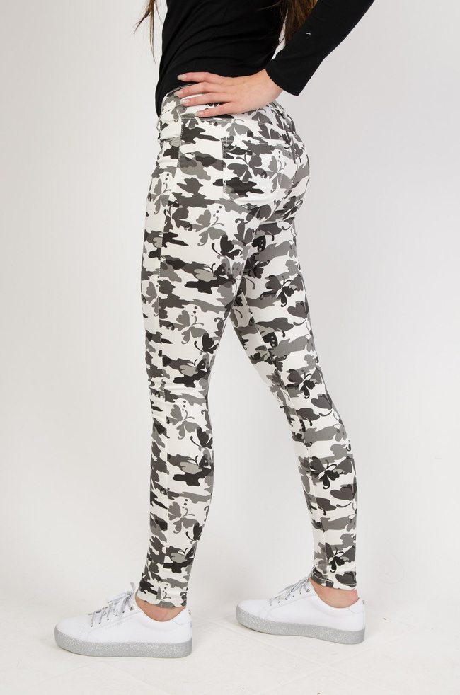 Spodnie w czarno-białe wzory