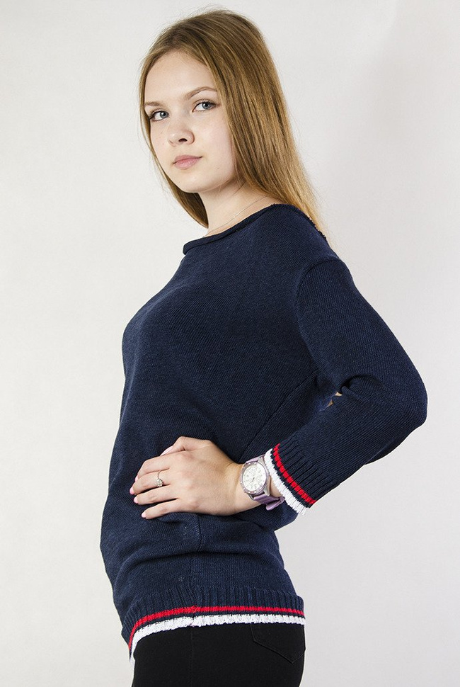 Granatowy sweterek z wiązaniem z tyłu