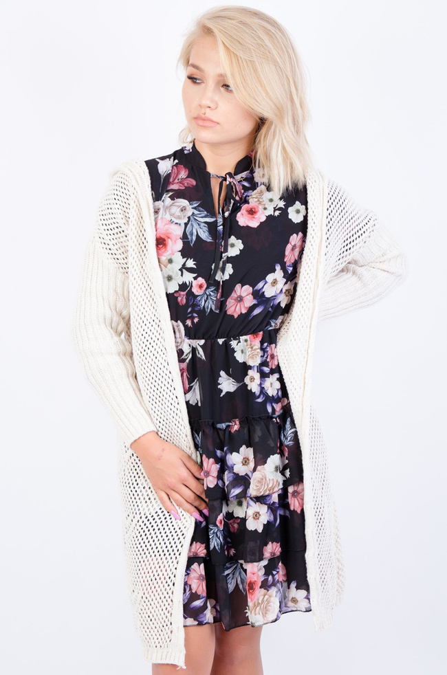 BEŻOWA AŻUROWA NARZUTA Z KAPTUREM