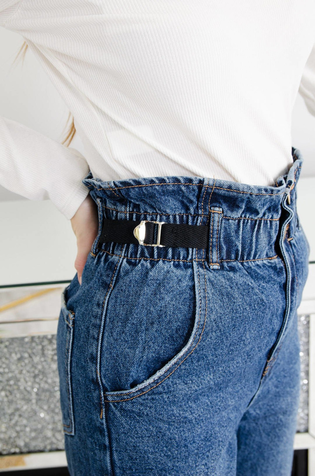CIEMNE JEANSY MOM FIT Z GUMĄ W PASIE-WYSOKI STAN