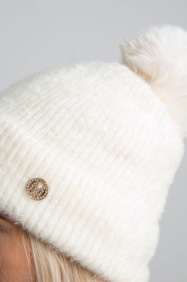 FUTRZANA CZAPKA Z POMPONEM- BIAŁA