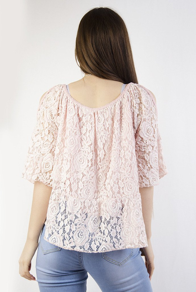 Koronkowa różowa bluzka z odkrytymi ramionami