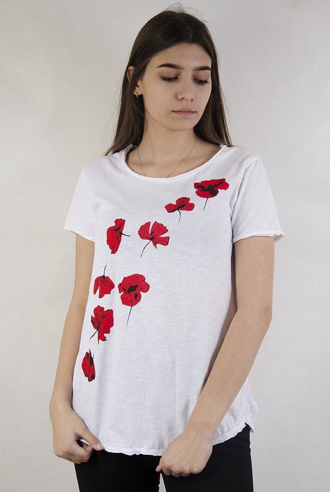 Biała bluzka w maki