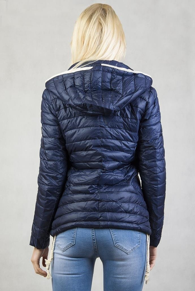 Granatowa kurtka pikowana