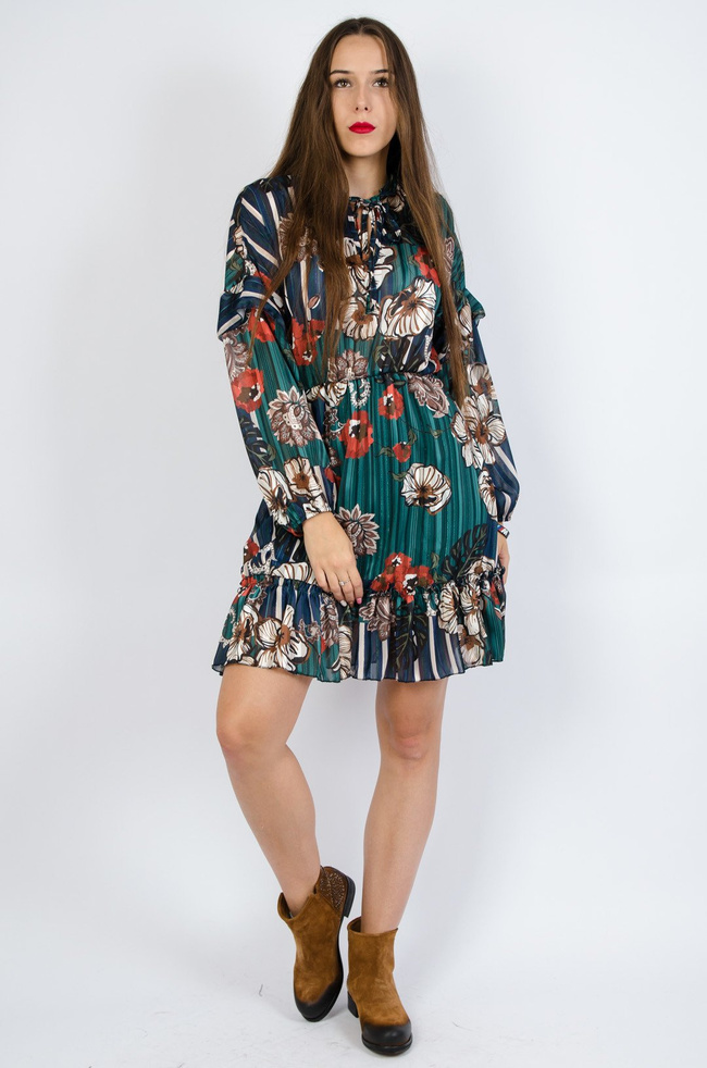 Zielona sukienka w kwiaty