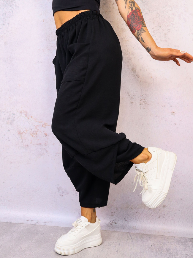 SPODNIE MATERIAŁOWE O LUŹNYM KROJU- CZARNE