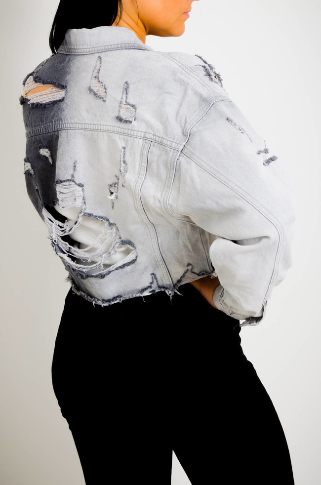 KURTKA JEANSOWA DWUKOLOROWA SZARA Z DZIURAMI