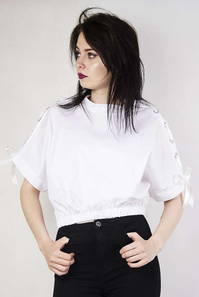 Biała bluzka koszulowa ze wstążką i gumą w pasie