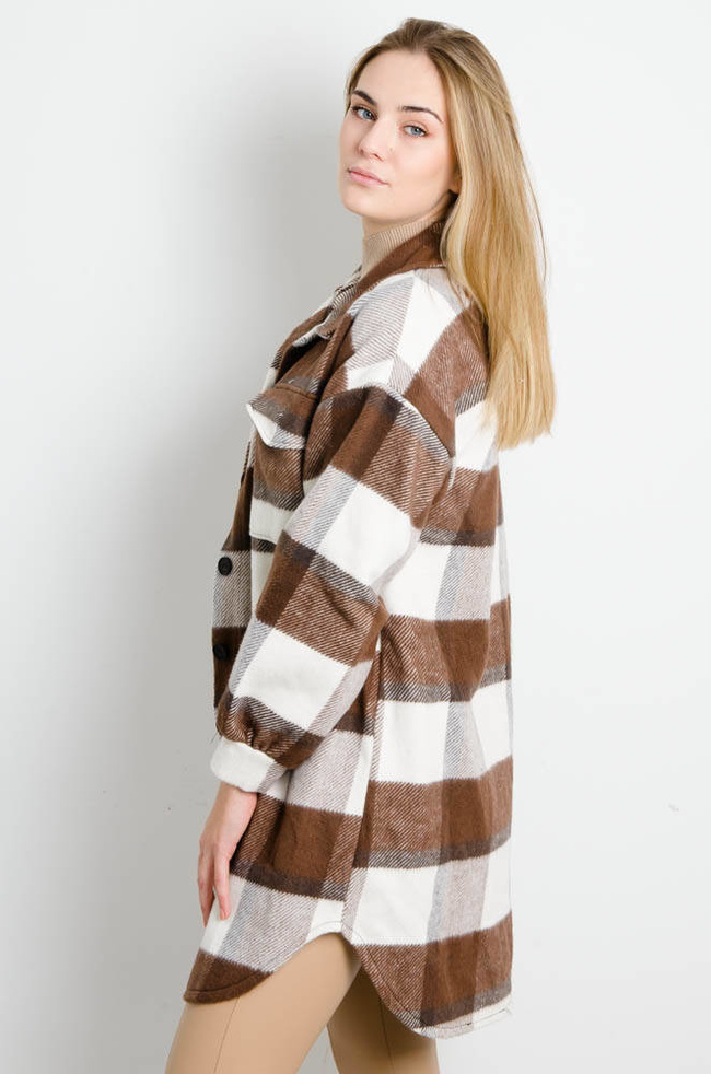 BRĄZOWY PŁASZCZ KOSZULOWY W KRATĘ