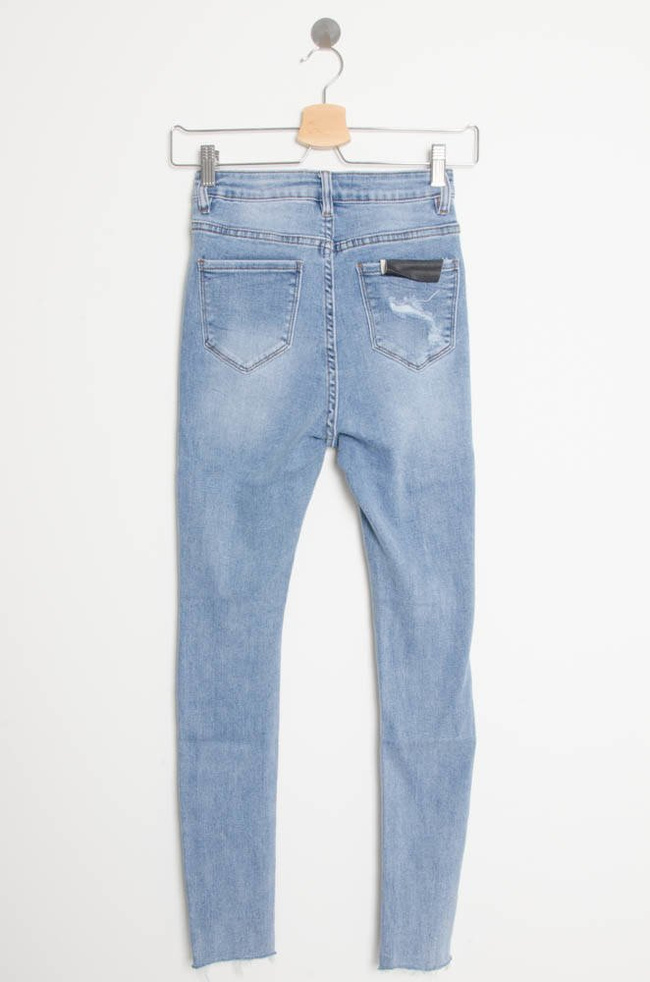 JASNE SPODNIE JEANSOWE Z PRZETARCIAMI-WYSOKI STAN