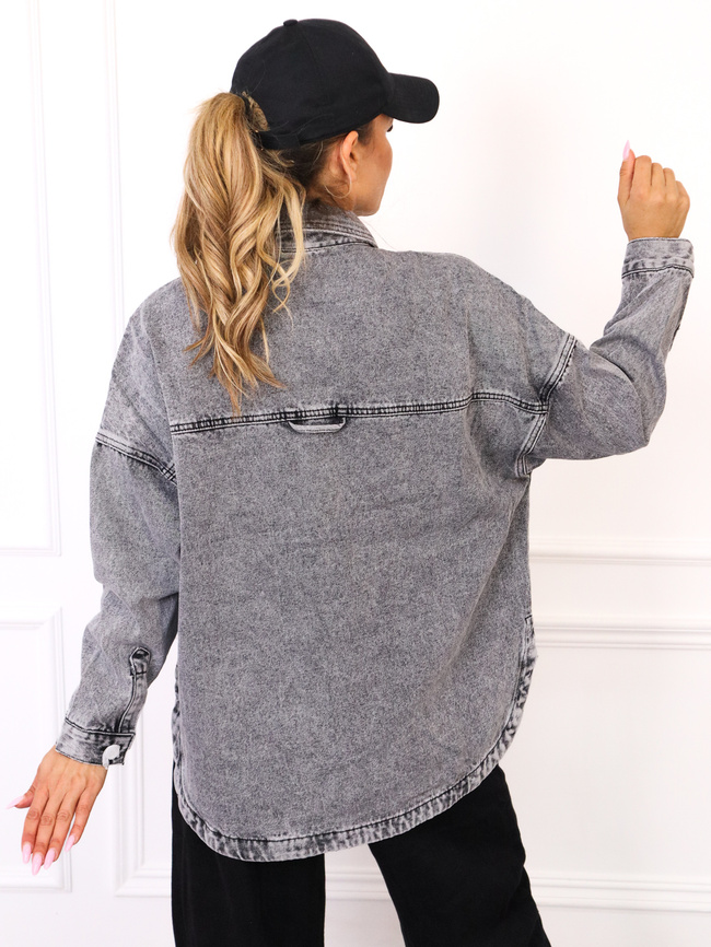 KOSZULA JEANSOWA Z KIESZENIAMI ZAPINANA NA GUZIKI- SZARA