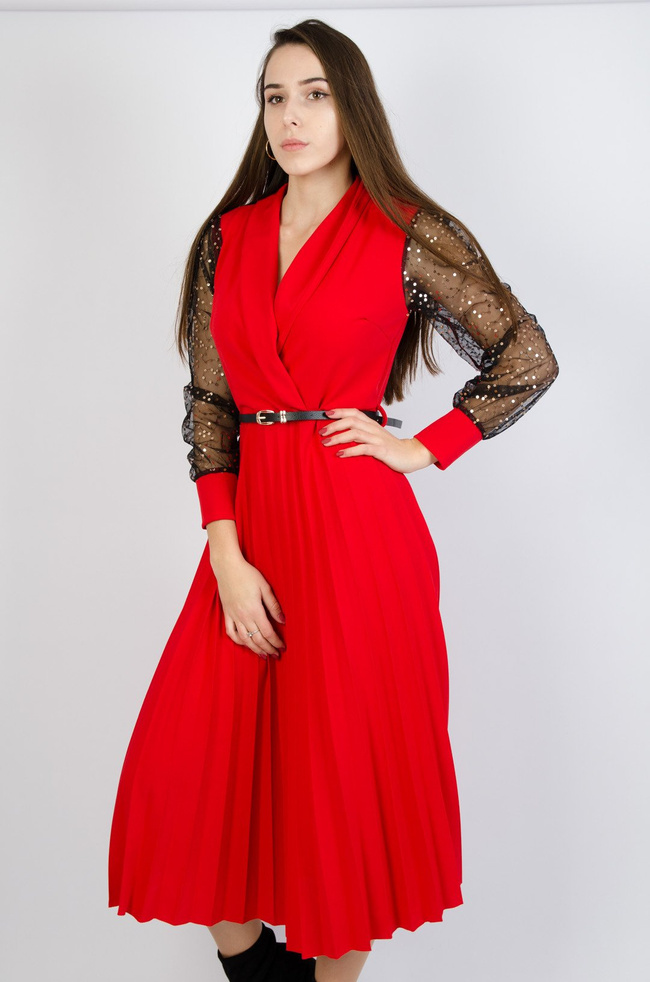 CZERWONA PLISOWANA SUKIENKA Z OZDOBNYMI RĘKAWAMI 