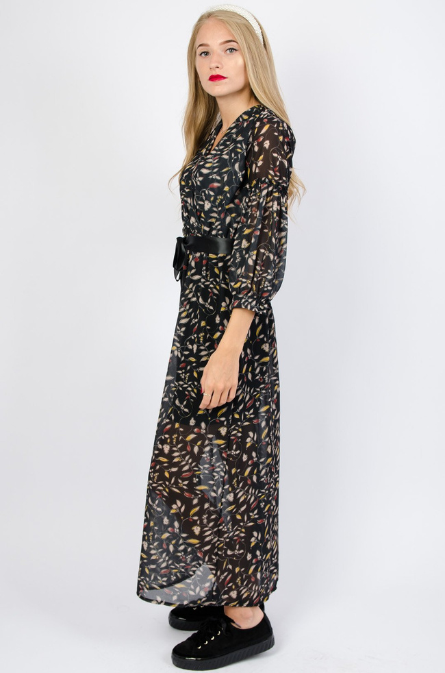 Długa czarna sukienka w kwiaty