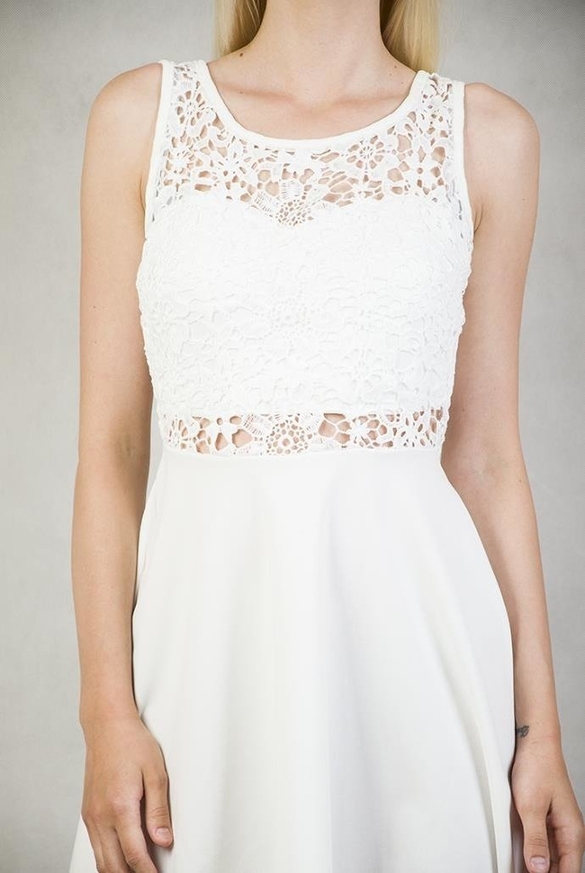 Biała sukienka na ramiączka z koronkową górą