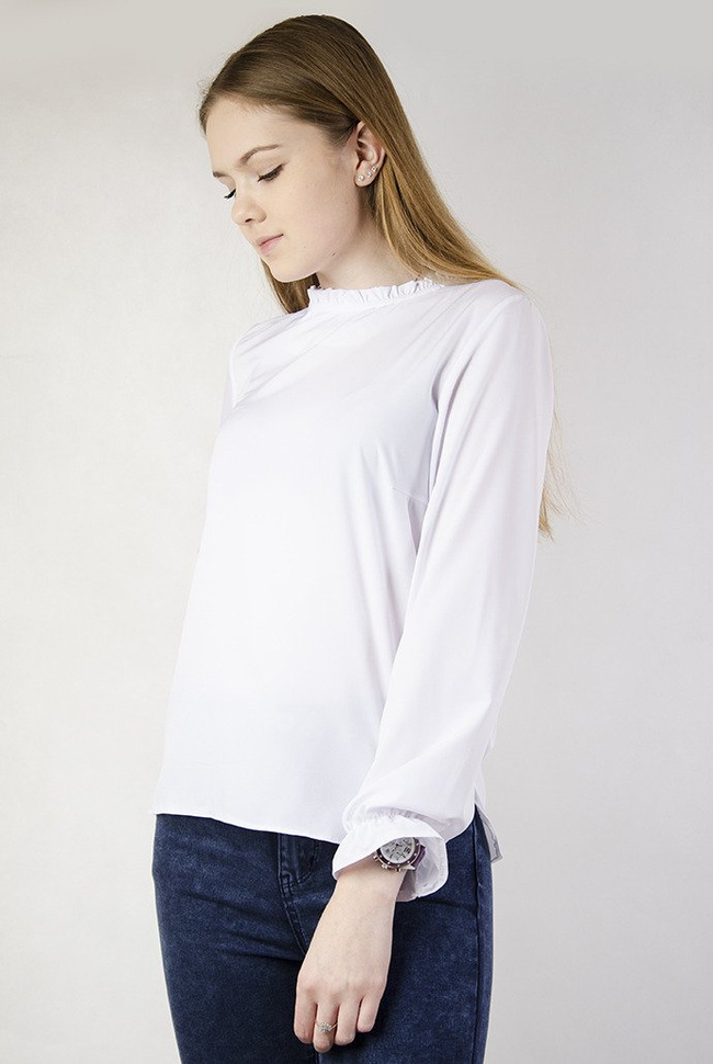 Biała bluzka z falbanką przy szyi