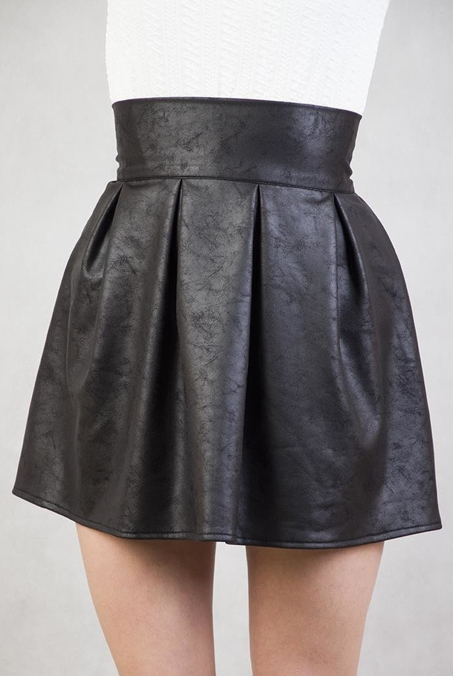 Czarna, dekatyzowana spódnica