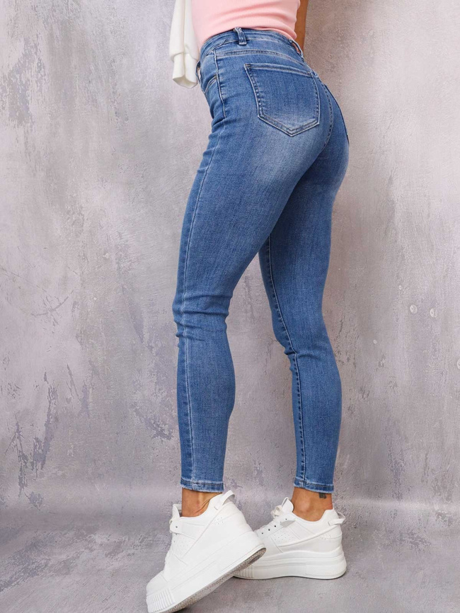 JASNE SPODNIE JEANSOWE SKINNY Z GUZIKAMI