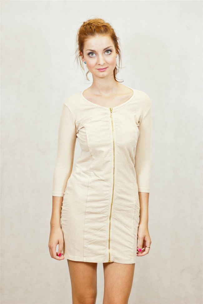 Beżowa sukienka z zamkiem z przodu