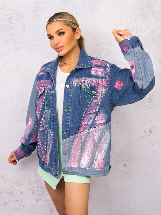 KURTKA JEANSOWA W KOLOROWE WZORY ZDOBIONA KRYSZTAŁKAMI- GRANATOWA