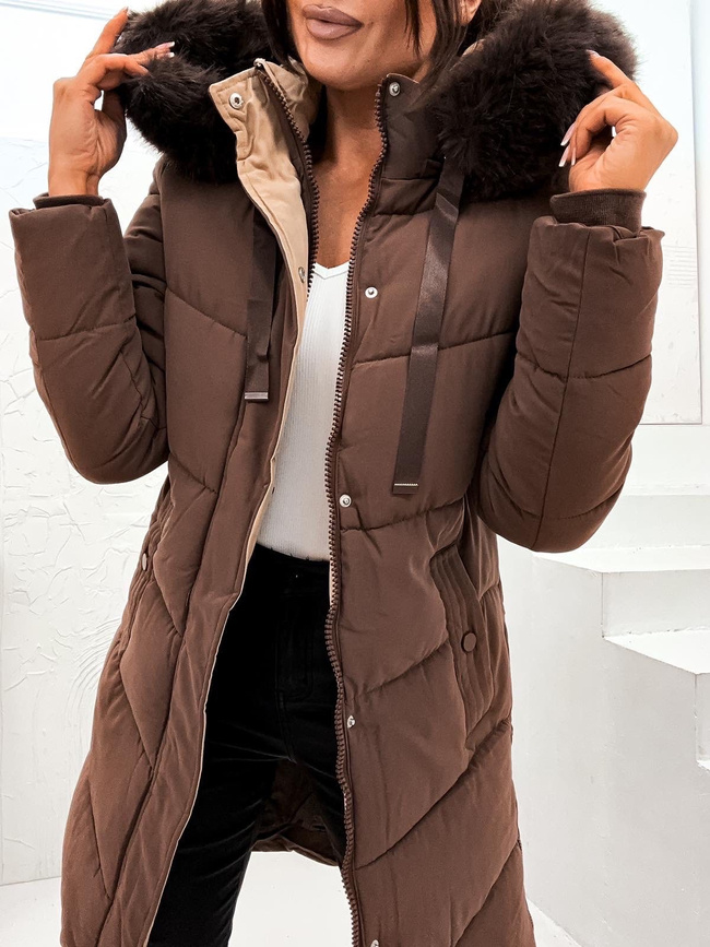 DŁUGA KURTKA Z ZAMKAMI PO BOKACH I FUTRZANYM KAPTUREM- CZEKOLADOWA