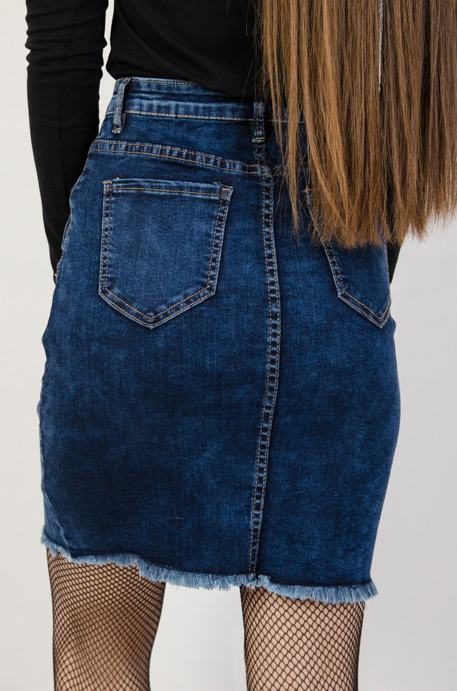 Jeansowa spódnica zapinana na guziki