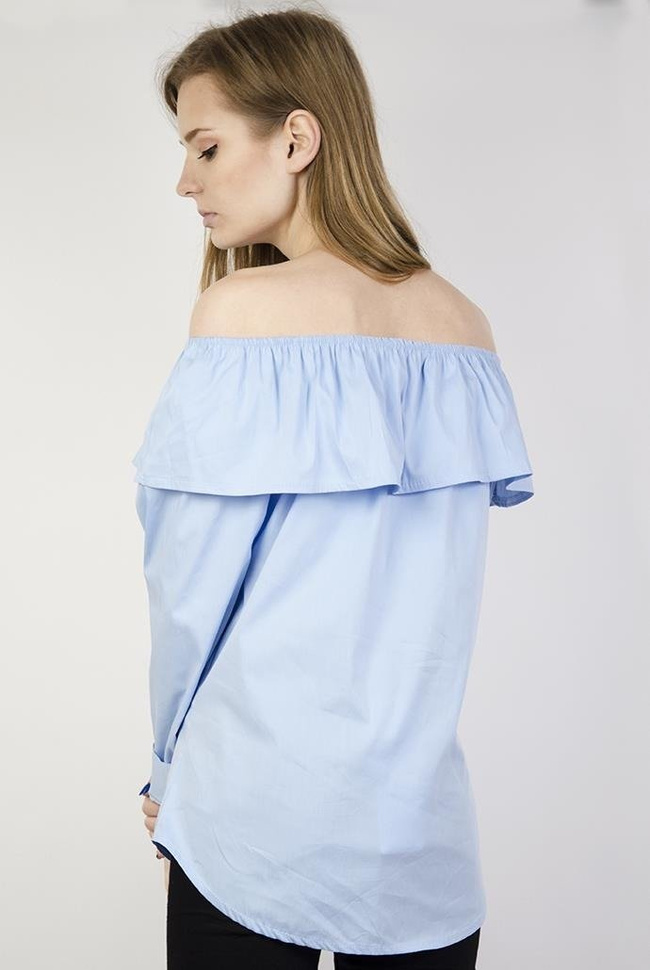 Koszula błękitna z hiszpańskim dekoltem