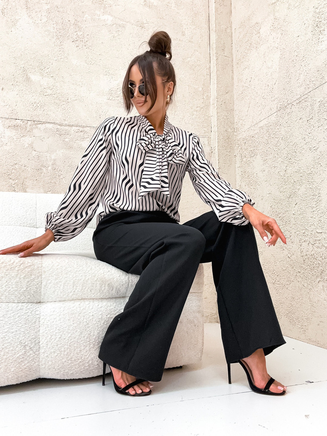 ELEGANCKA BLUZKA Z WIĄZANIEM POD SZYJĄ- BEŻOWA