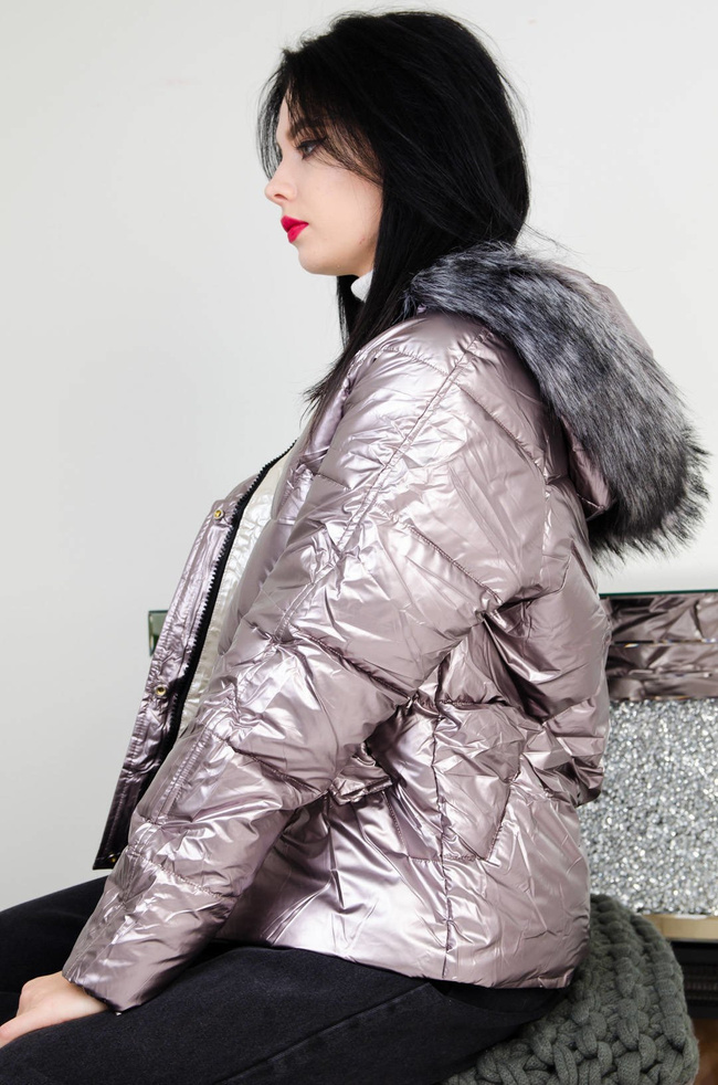 METALICZNA PIKOWANA KURTKA W KOLORZE RÓŻOWYM