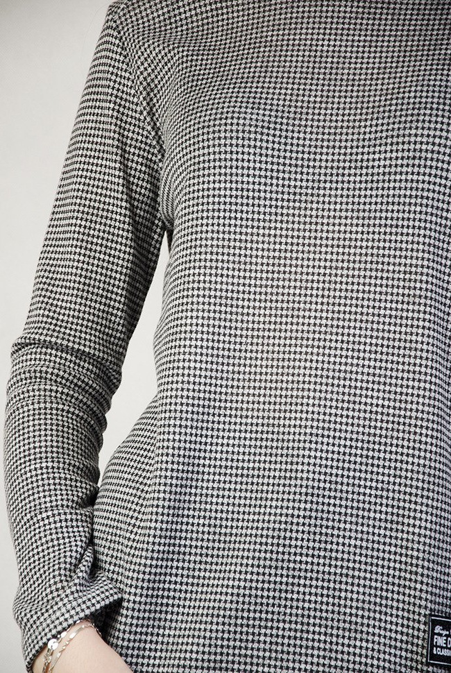 Asymetryczna bluzka w szaro-czarne wzorki