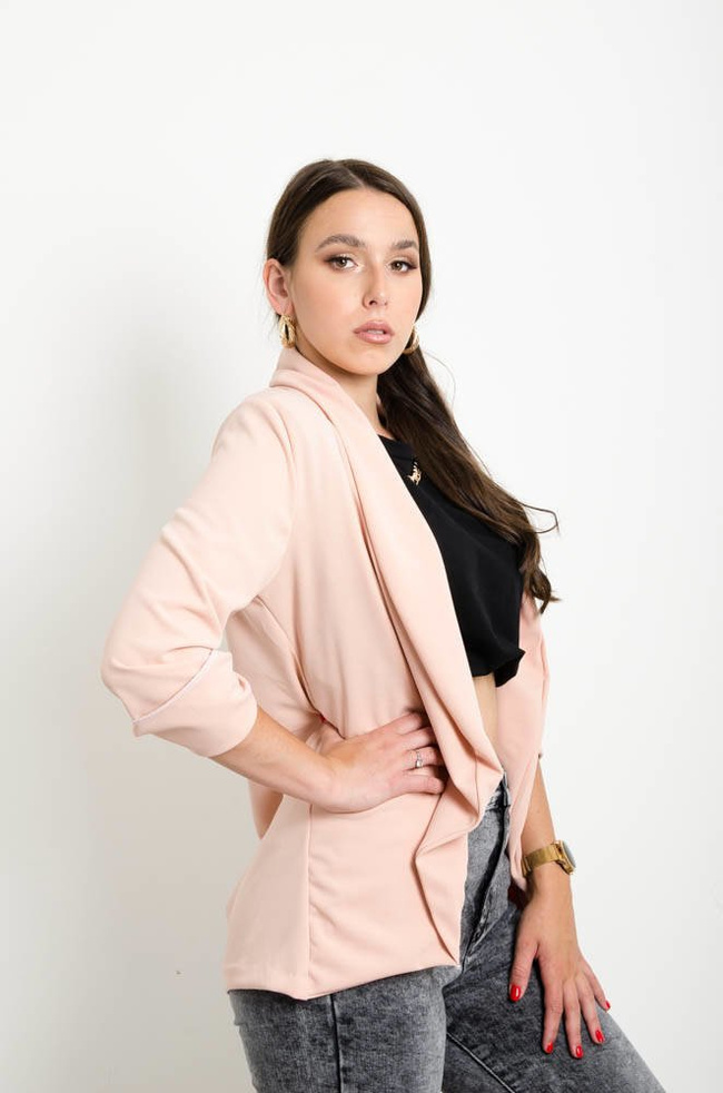 RÓŻOWA NARZUTKA Z KIESZENIAMI