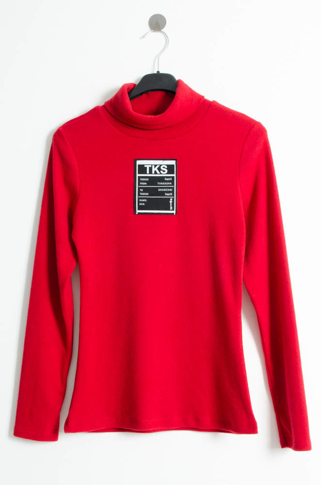 CZERWONY GOLF Z NASZYWKĄ