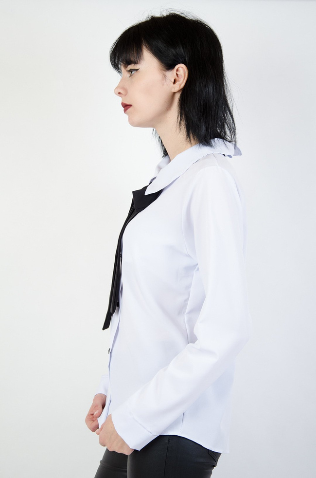 Biała koszula z wiązaniem przy szyi 