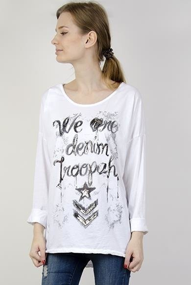 Biała bluzka z napisem "We are denim..."