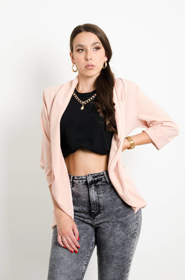 RÓŻOWA NARZUTKA Z KIESZENIAMI