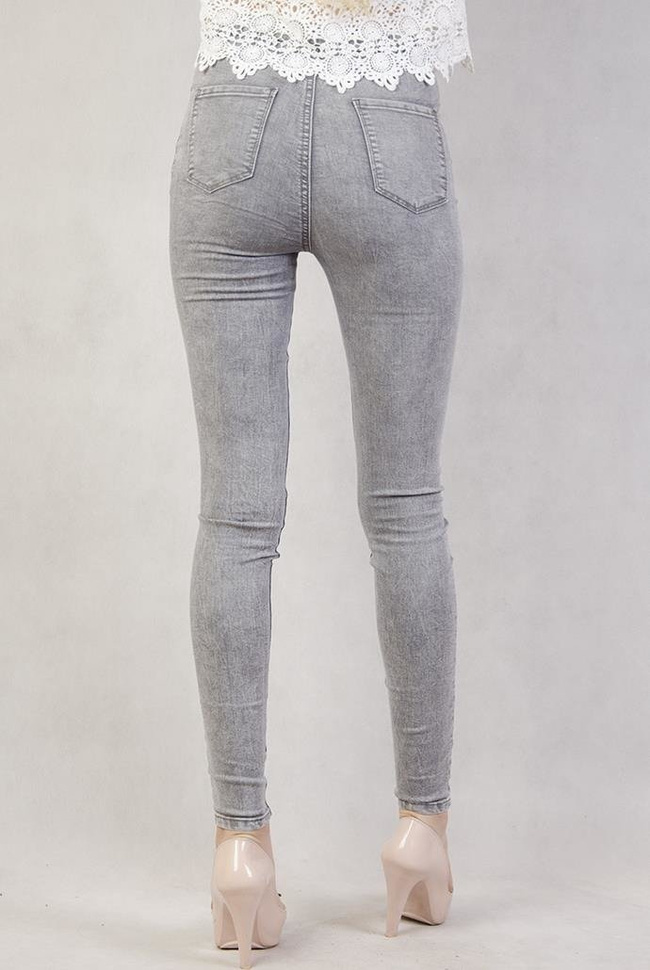 Szare rurki z wysokim stanem