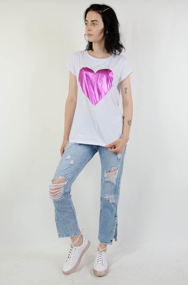 Biały T-shirt z błyszczącym sercem 