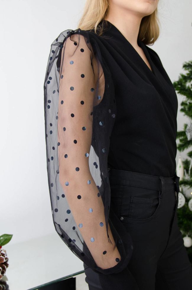 CZARNE KOPERTOWE BODY-TIULOWE RĘKAWY W KROPKI