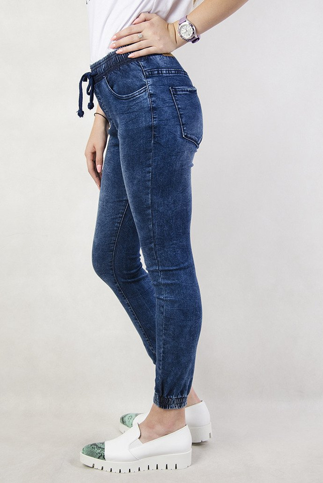 Spodnie z gumką przy nogawce