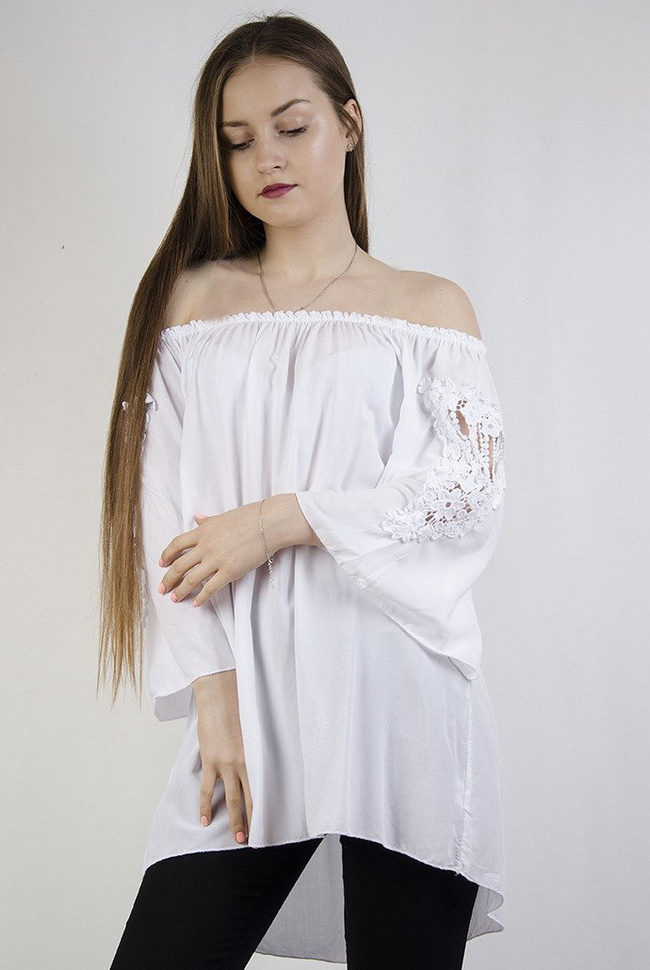 Biała, prosta hiszpanka z ażurową wstawką