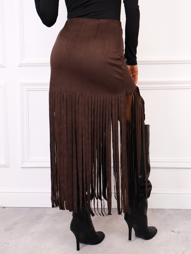 SPÓDNICA MIDI Z IMITACJI ZAMSZU Z FRĘDZLAMI- CZEKOLADOWA