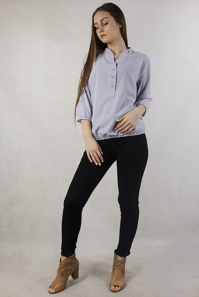 Biała bluzka w czarne kropki