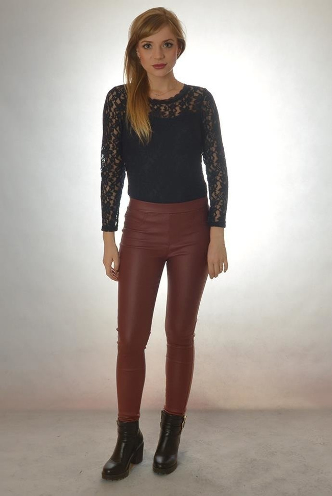 Granatowe koronkowe body