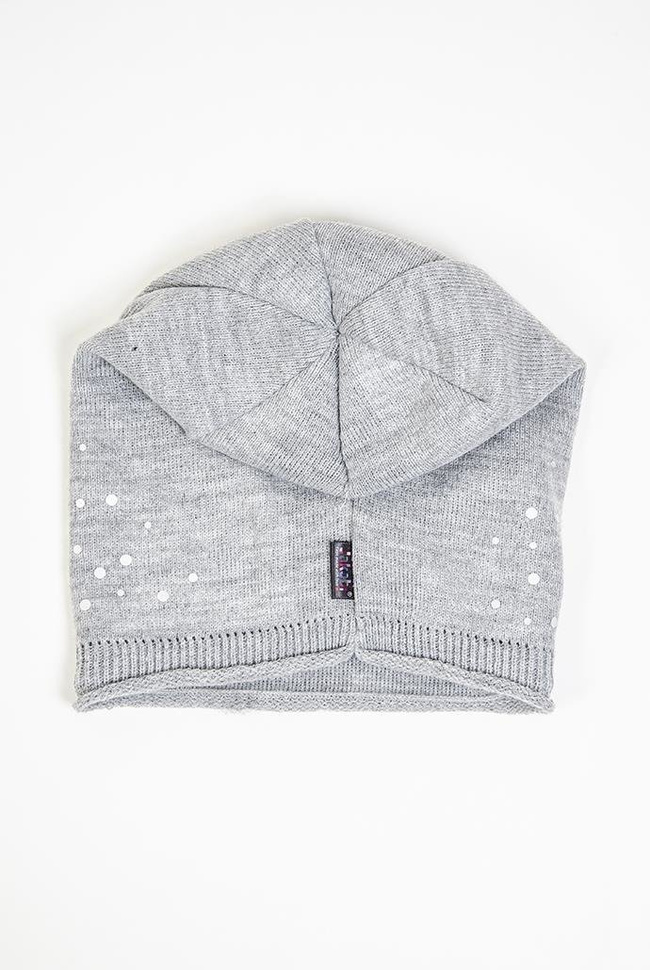 Jasnoszara czapka ze srebrnymi kropkami