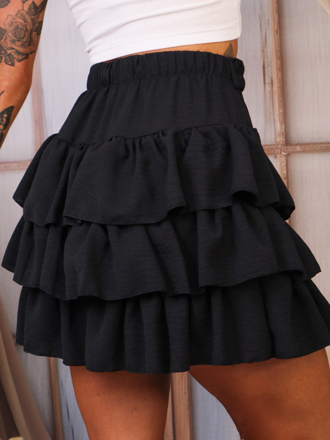 SPÓDNICO-SPODENKI Z FALBANAMI I PASKIEM- CZARNE