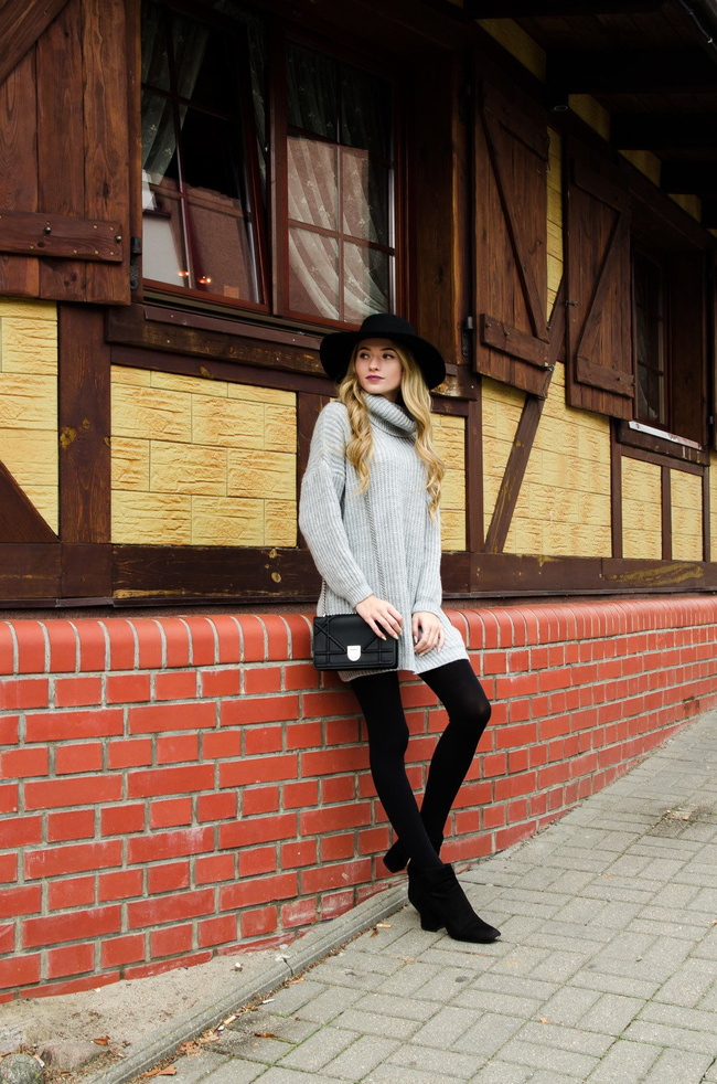 DŁUGI SZARY SWETER Z GOLFEM