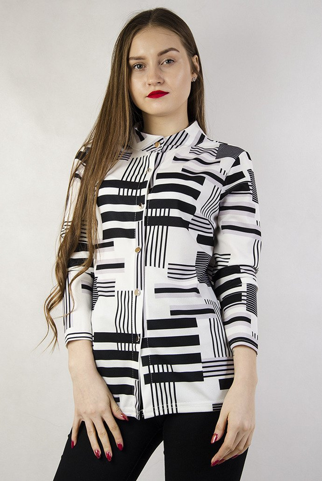 Biała bluzka w geometryczne wzory