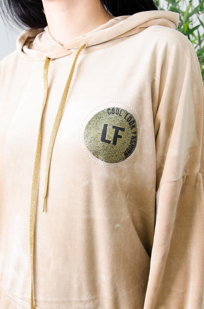 BEŻOWA WELUROWA DŁUGA BLUZA Z NASZYWKĄ