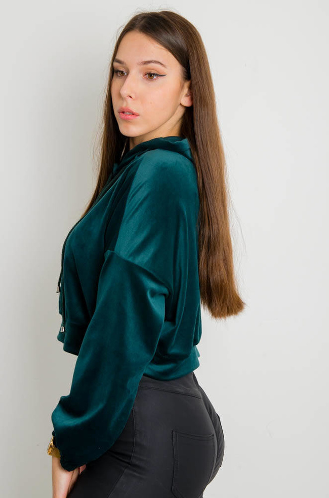 ZIELONA WELUROWA BLUZA Z KAPTUREM -LUŹNY KRÓJ