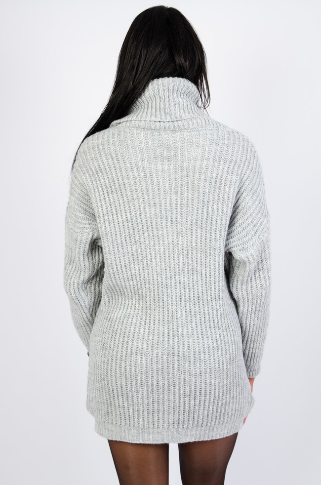 DŁUGI SZARY SWETER Z GOLFEM