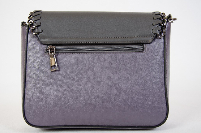 Szara mała torebka z klapką plecioną łańcuszkiem